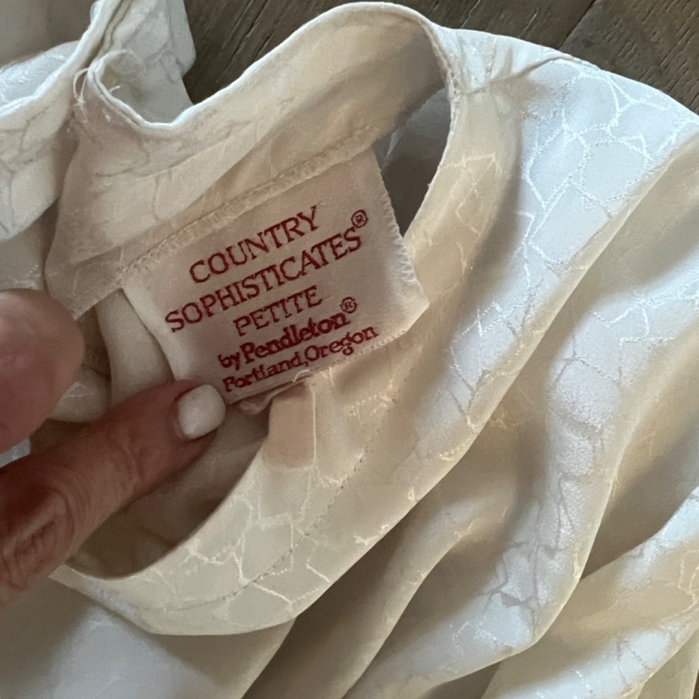 Vintage Cream Blouse - Fits Like Medium - Picture 4 of 5